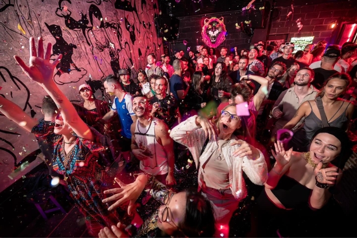 RedCNX Club : une référence underground de la nightlife Chiang Mai