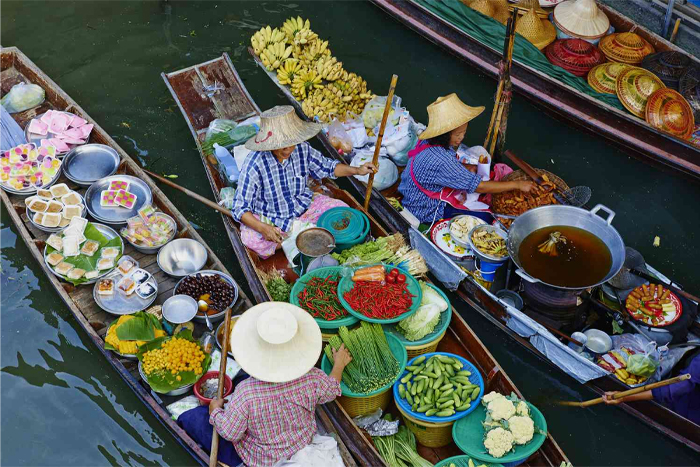 Le célèbre marché flottant de Damnoen Saduak