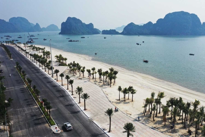 Plage de Bãi Cháy (Hạ Long), une plage célèbre du nord Vietnam