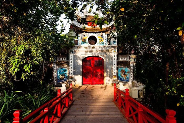 Temple Ngoc Son