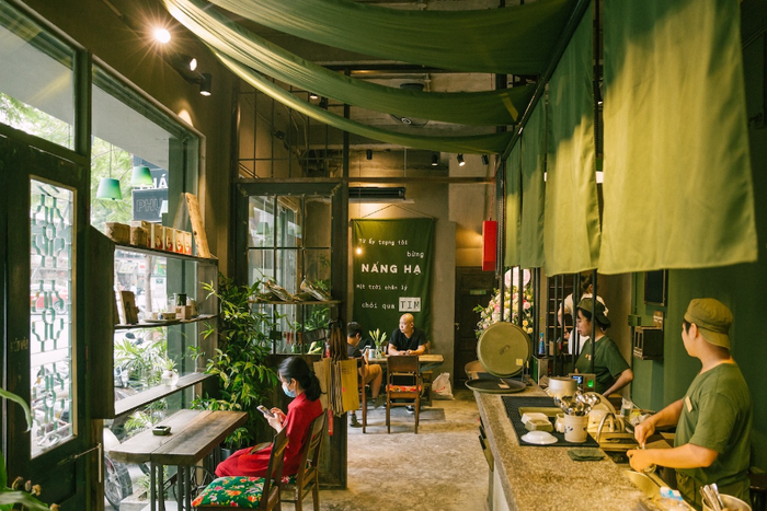 L'espace dans le Café Cong Hanoi