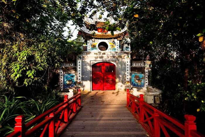 Temple Ngoc Son