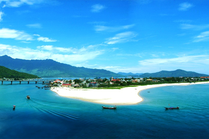 La plage de Lang Co