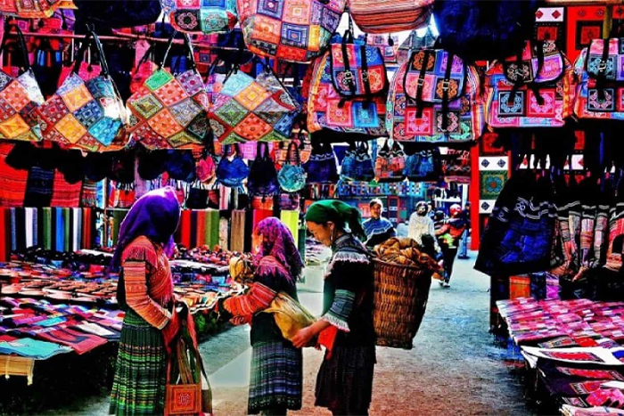 Le marché du dimanche de Bac Ha est l’un des plus grands et des plus colorés du nord du Vietnam