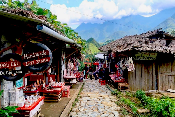 Explorez le village de Cat Cat lors d’un itinéaire de voyage à Sapa 3 jours