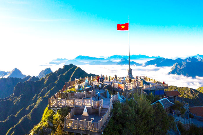 Trekking Fansipan in Lao Cai Vietnam