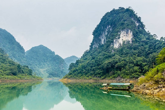 Lac de Thang Hen
