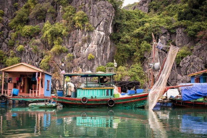Le voyage combiné Vietnam Cambodge continue avec une visite du village flottant de Vung Vieng