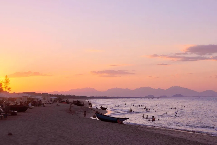 La plage d’An Bang est un lieu idéal pour se détendre au centre du Vietnam
