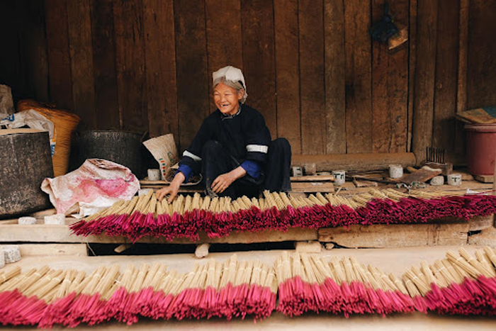 Village d'encens de Phia Thap, premier étape dans circuit 1 semaine Cao Bang Ha Giang