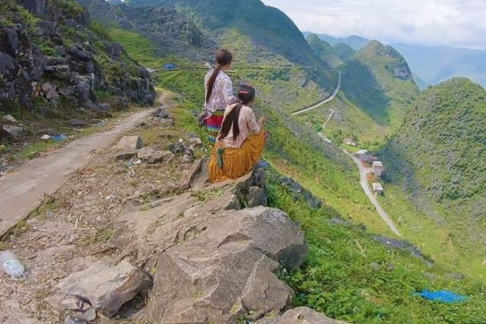 2 nuits dans la boucle de Ha Giang rappellent de beaux souvenirs des montagnes et des forêts du nord-ouest du Vietnam