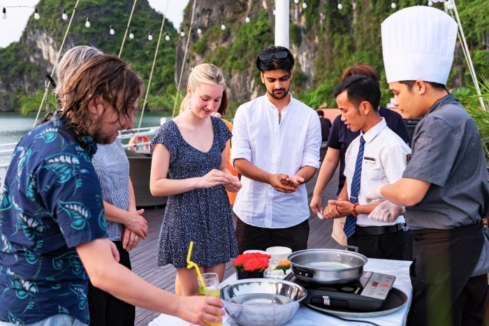 Cuisine locale en pleine baie d’Halong