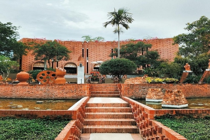 Visite du parc de terre cuite de Thanh Ha