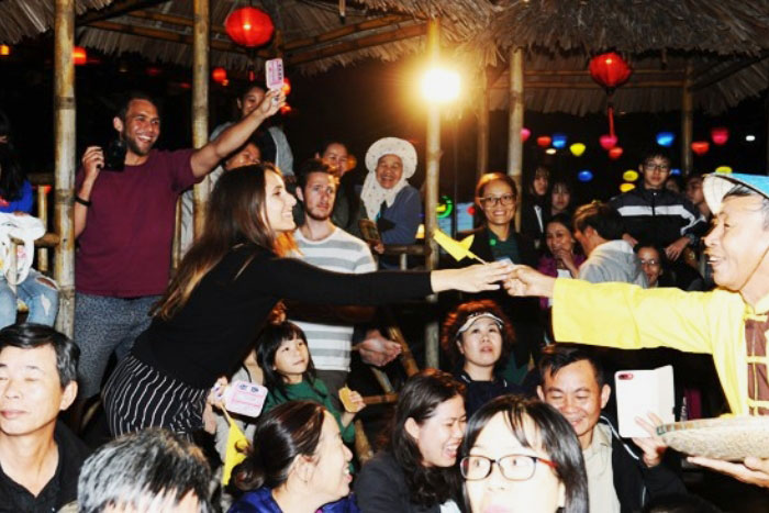 Le "Bai Choi", jeu traditionnel à Hoi An