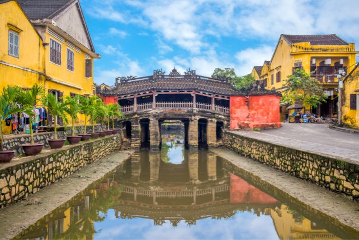 Visitez Le Pont Couvert Japonais