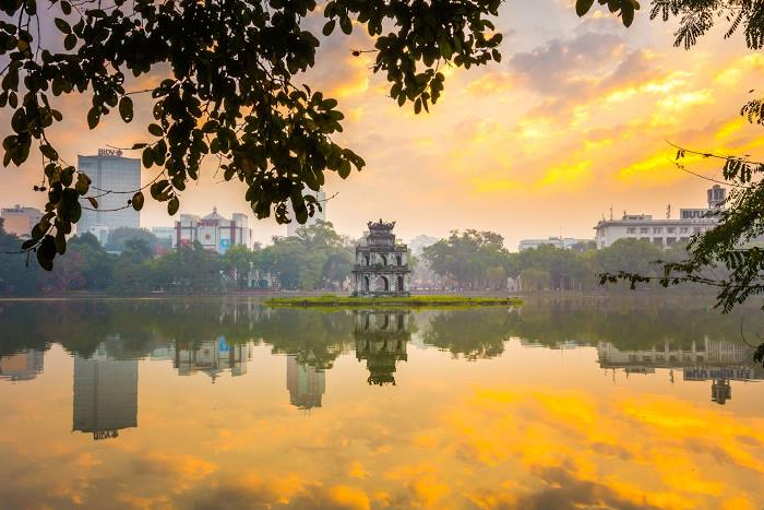 Le lac Hoan Kiem (Épée restituée), l'âme de la capitale