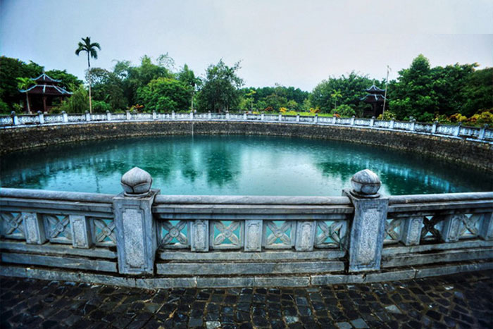 Puits de perles à la pagode Bai Dinh
