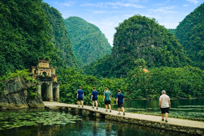 Découverte de la pagode Bich Dong lors d’un voyage à Tam Coc Ninh Binh
