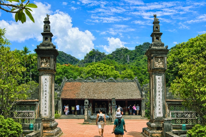 Patrimoine impérial au temple de Dinh et Le pendant un voyage en mars et avril