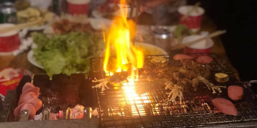 Un dîner en camping à Pu Luong