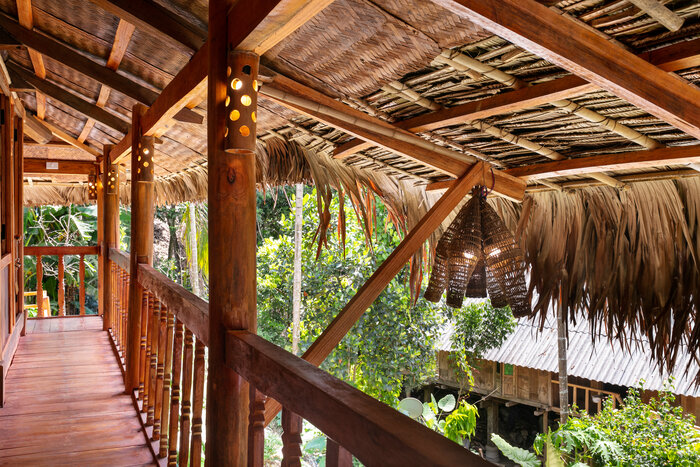 Maisons sur pilotis d'ethnie thaï