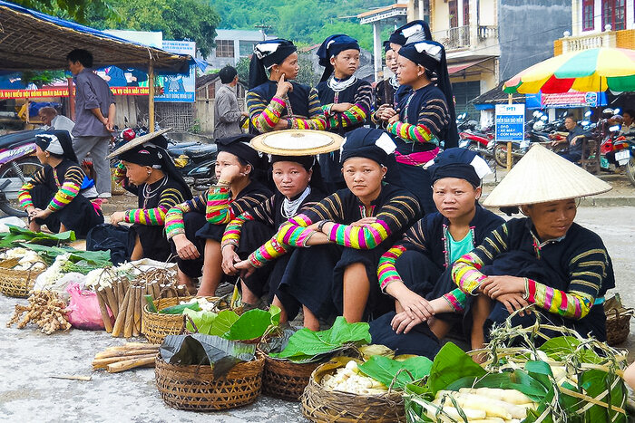 Marché ethnique de Pho Doan - Hieu Village