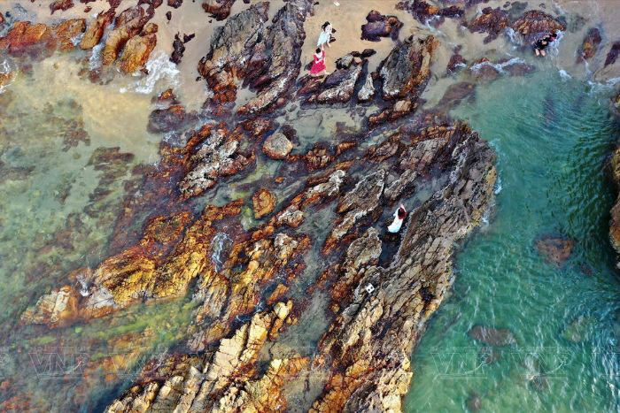 Plage de pierres sautantes