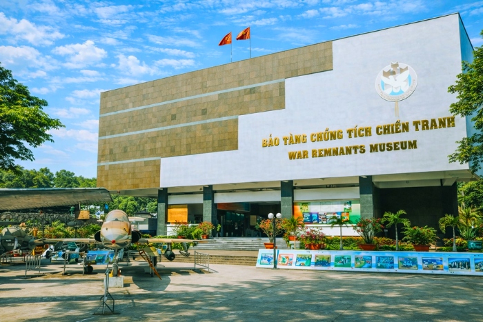 Un moment de réflexion au musée des Vestiges de la Guerre