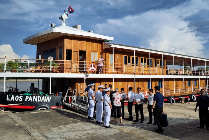 Accueil chaleureux de la croisière Mekong Pandaw