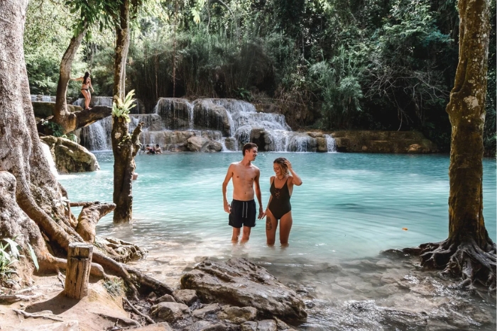 Détendez-vous à la cascade de Khuang Si 