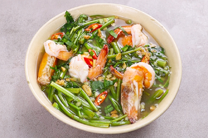 Soupe du liseron d'eau aux crevettes séchées
