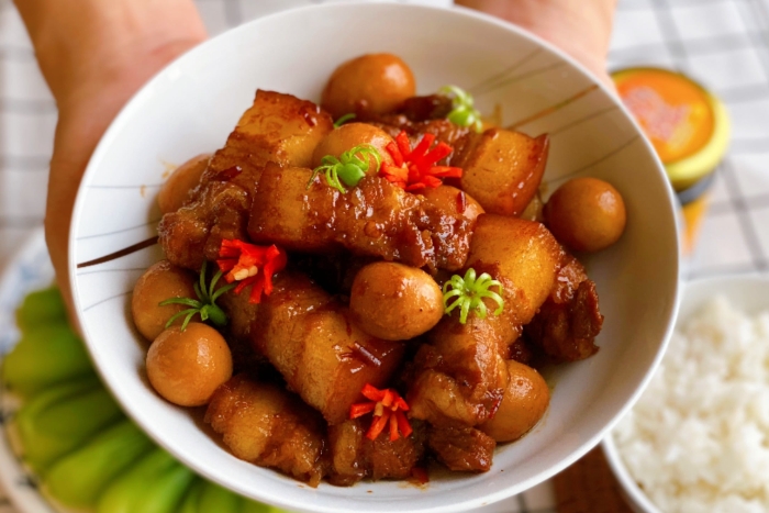 Viande cuite au jus de coco
